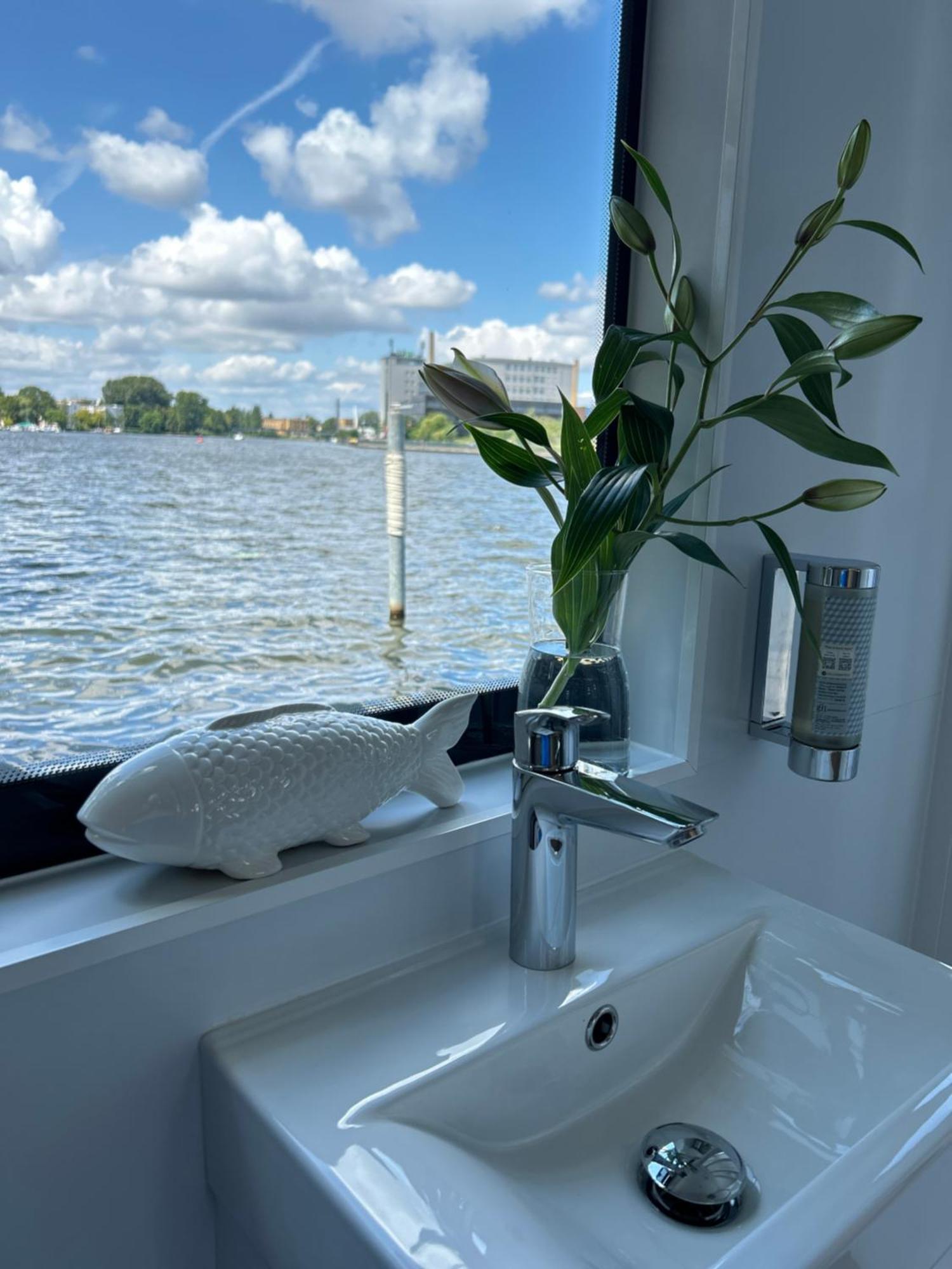 Nena Hausboot * Berlin